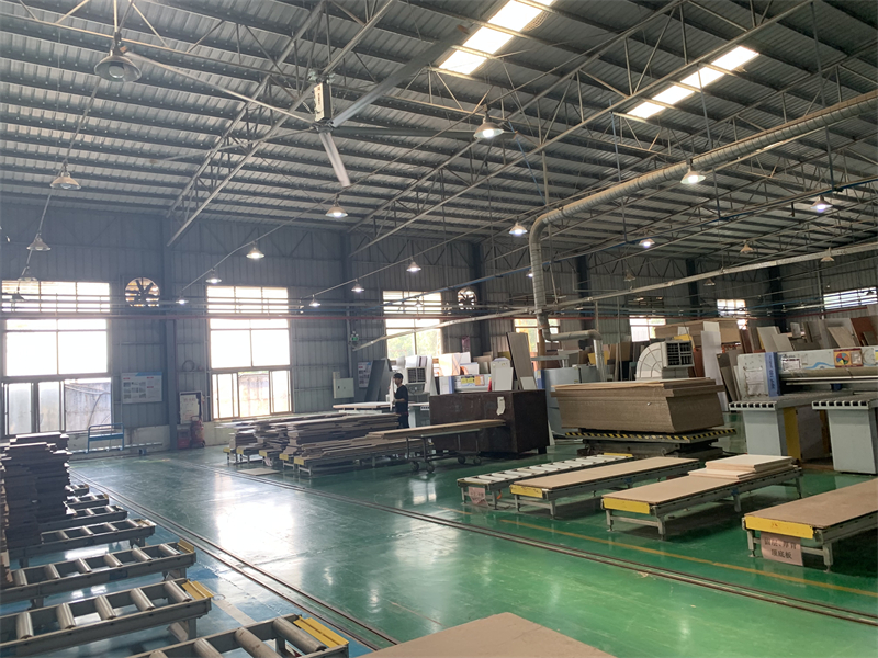 河源某木材加工廠安裝大風(fēng)量降溫風(fēng)扇