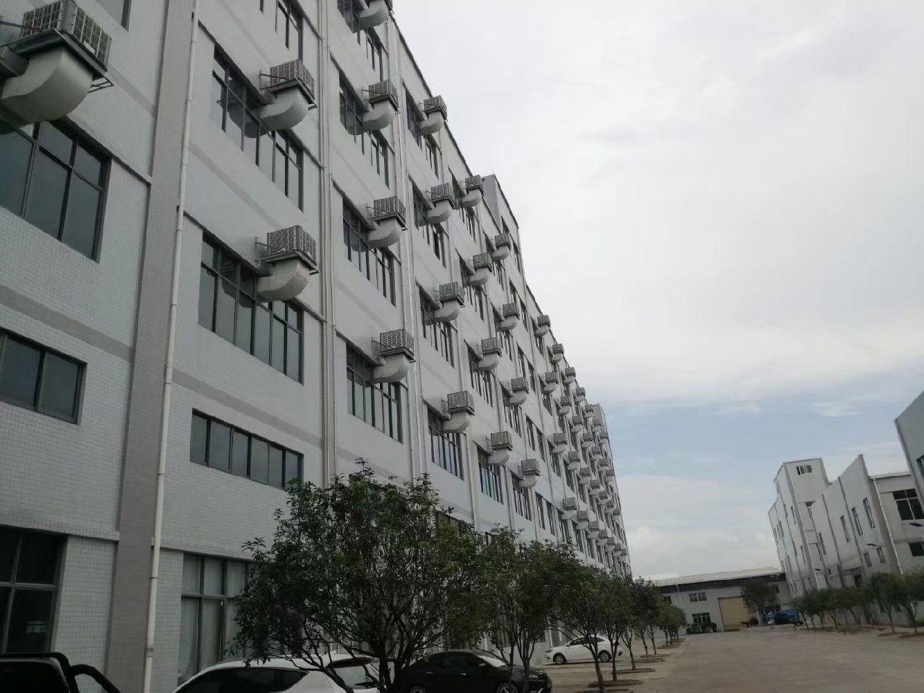中山某電器工廠安裝降溫水冷空調(diào)